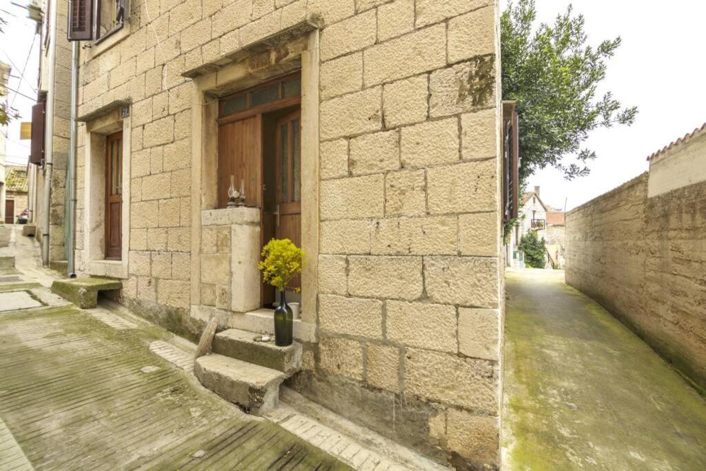 Antique Central Komiza House Nona Nika 외부 사진